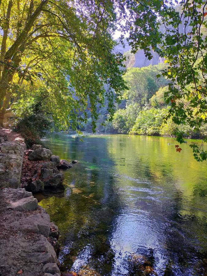 Lou Meinado Saint-Martin-de-Crau Buitenkant foto